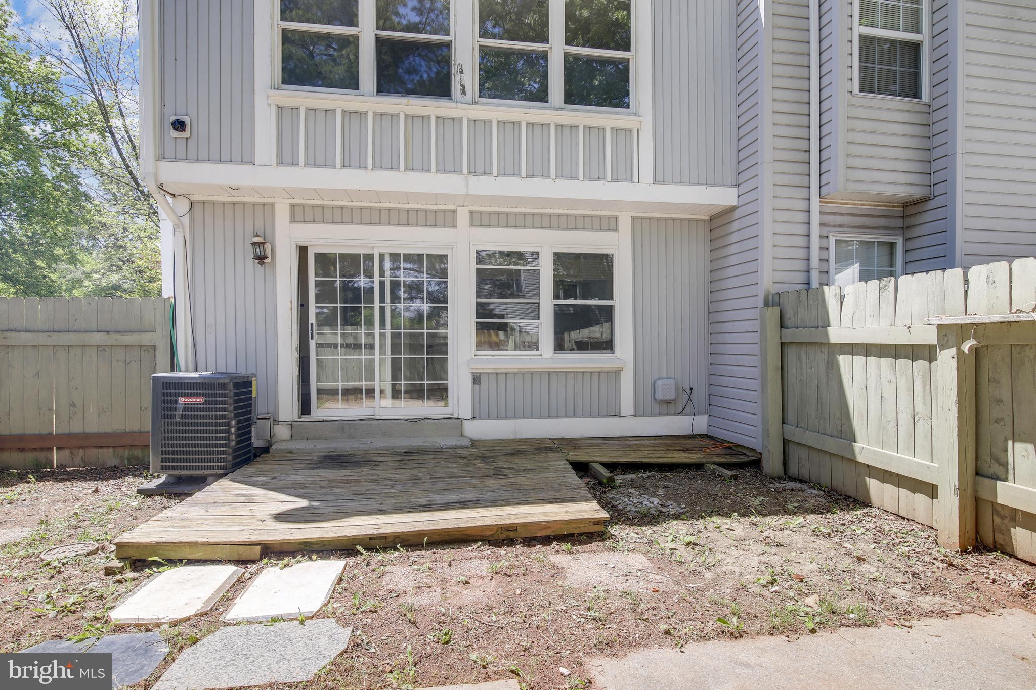 17482 Hoskinson Road Poolesville, MD 20837 - Photo 21 of 31 Townhouse Rear