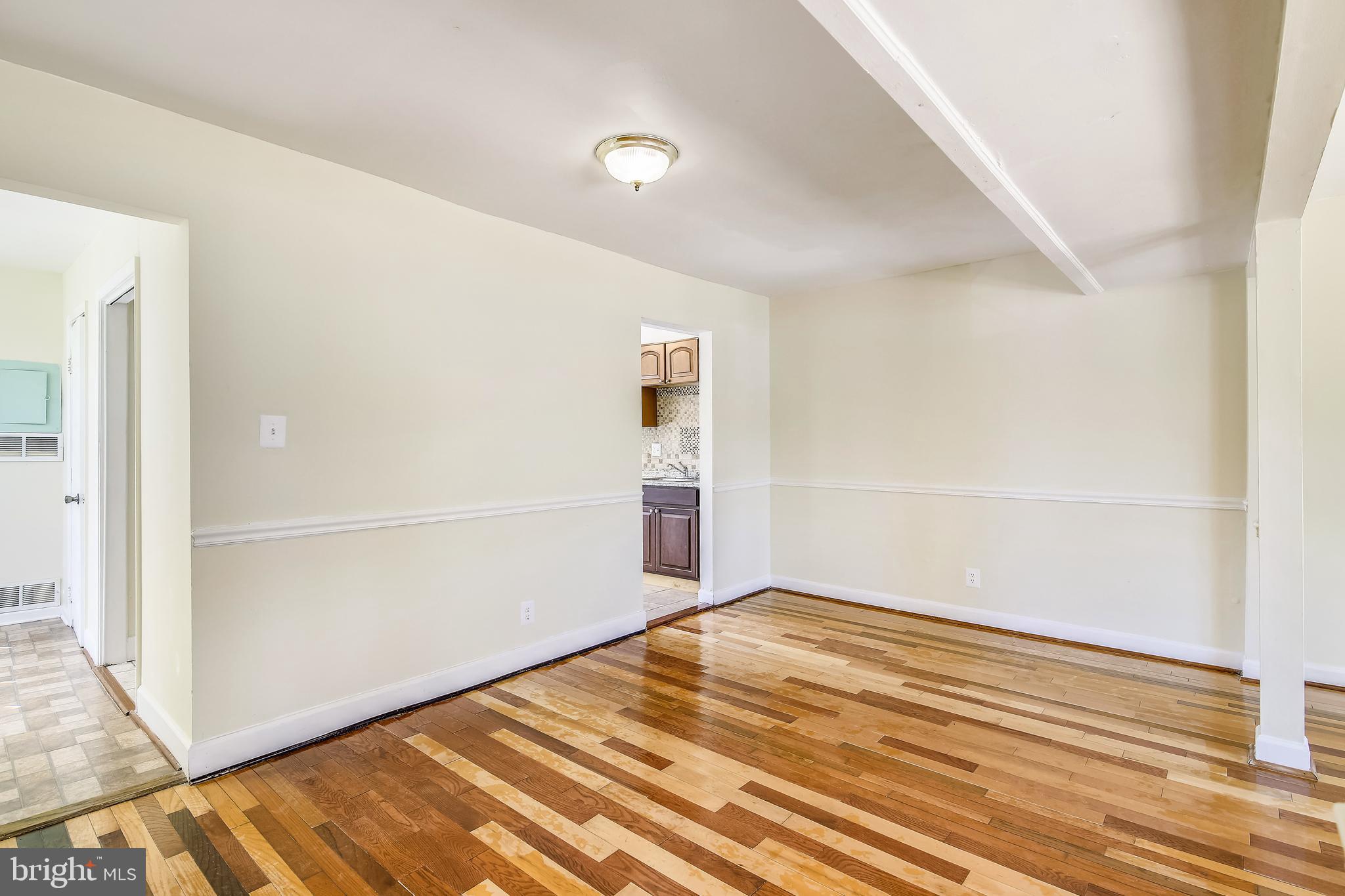 17482 Hoskinson Road Poolesville, MD 20837 - Photo 4 of 31 Dining Area