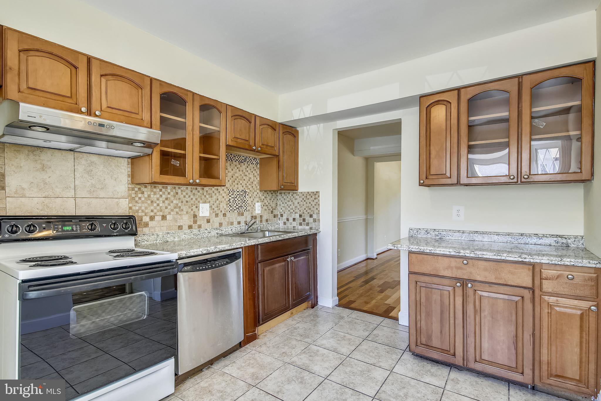 17482 Hoskinson Road Poolesville, MD 20837 - Photo 10 of 31 Kitchen