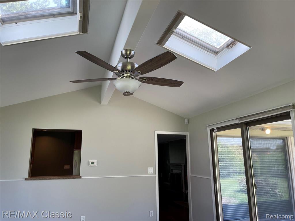 28257 Bayberry Road Farmington Hills, MI 48331 - Photo 4 of 23