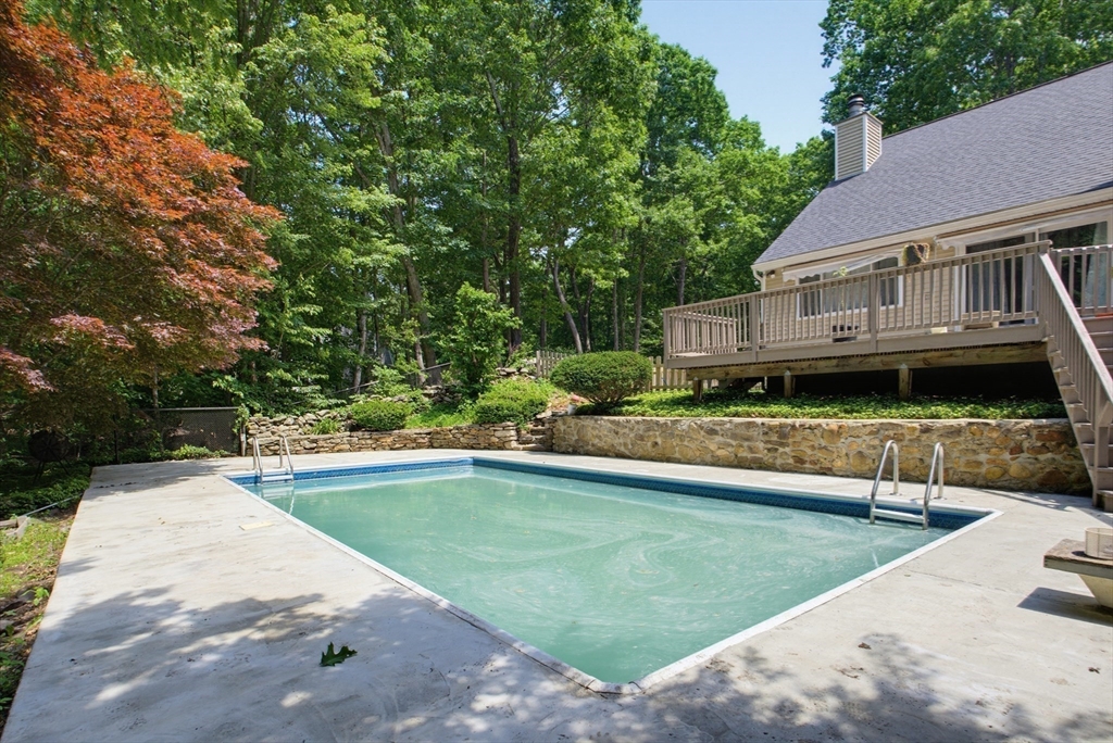 47 Old Village Road Sturbridge, MA 01566 - Photo 33 of 42