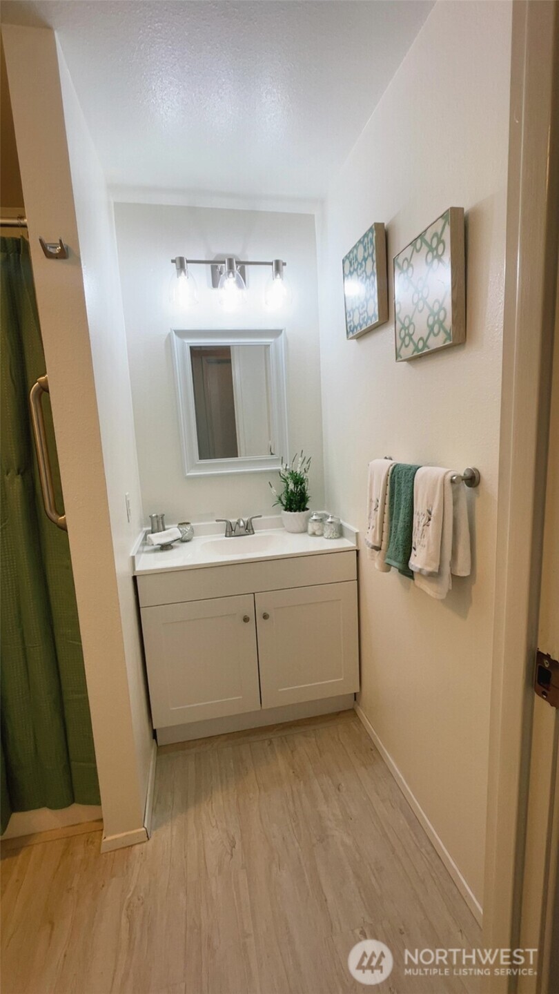 3400 Narrows View Lane Northeast, Unit 204 Bremerton, WA 98310 - Photo 18 of 33