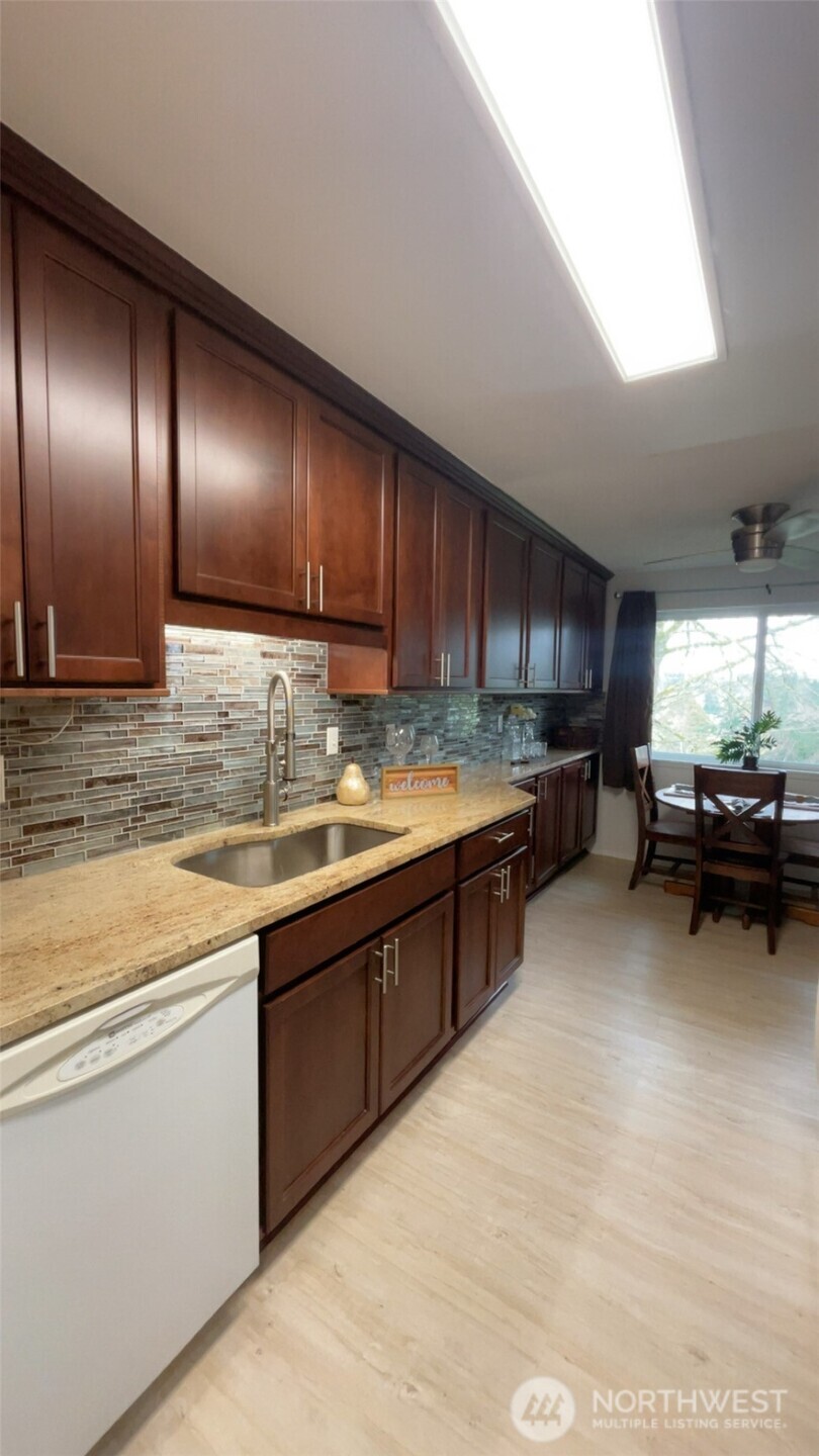 3400 Narrows View Lane Northeast, Unit 204 Bremerton, WA 98310 - Photo 6 of 33