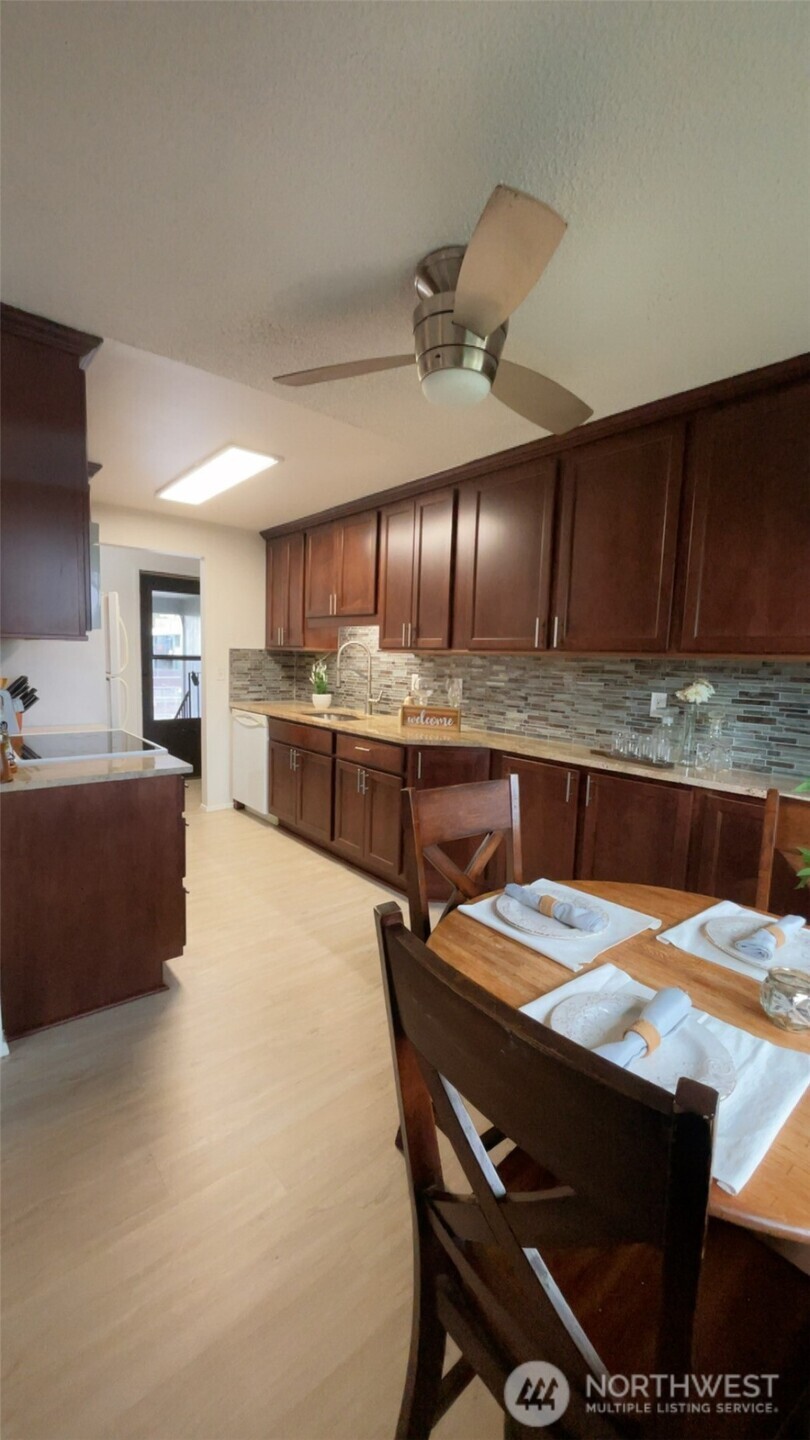 3400 Narrows View Lane Northeast, Unit 204 Bremerton, WA 98310 - Photo 10 of 33