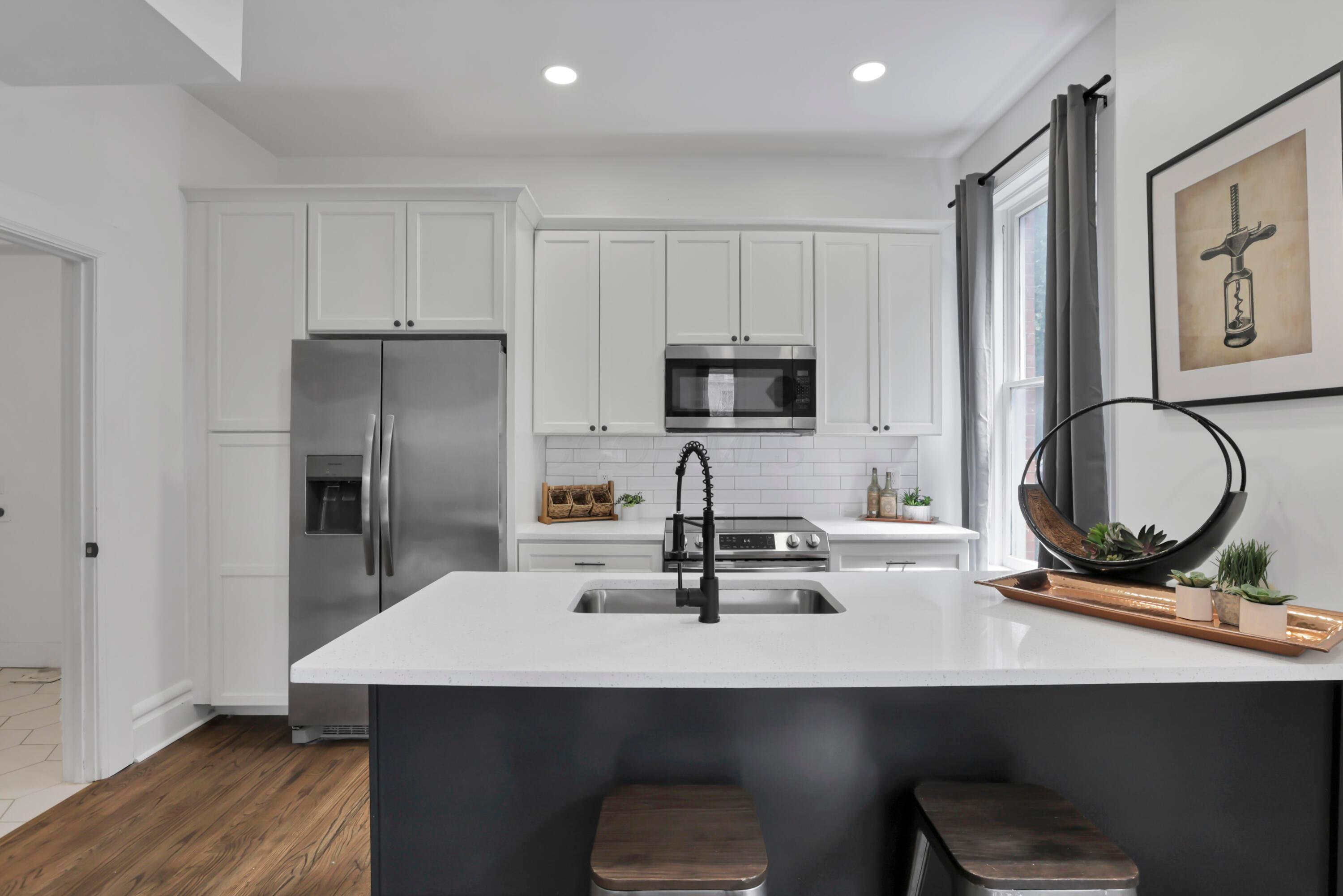 856 Bryden Road Columbus, OH 43205 - Photo 17 of 55 Updated Kitchen