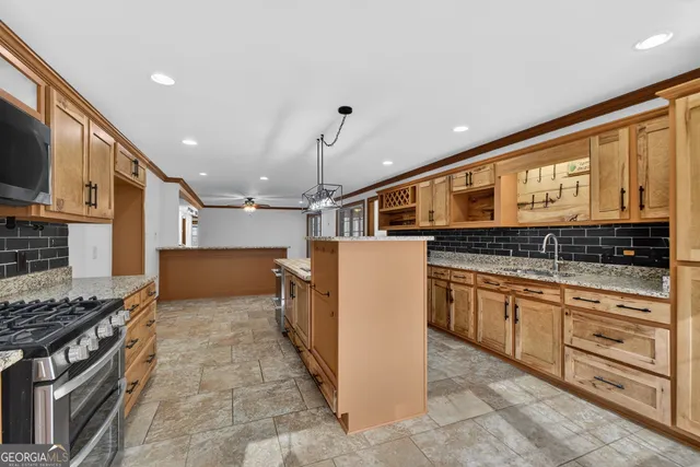 $948,000 | 916 Highway 36, Barnesville, GA 30204