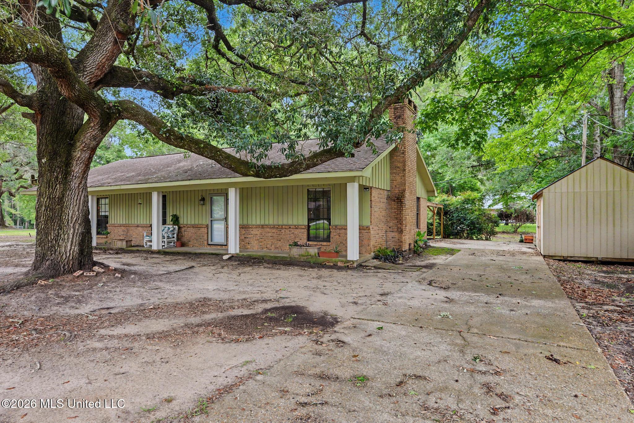 16408 Culbert Road Moss Point, MS 39562 - Photo 2 of 23 002