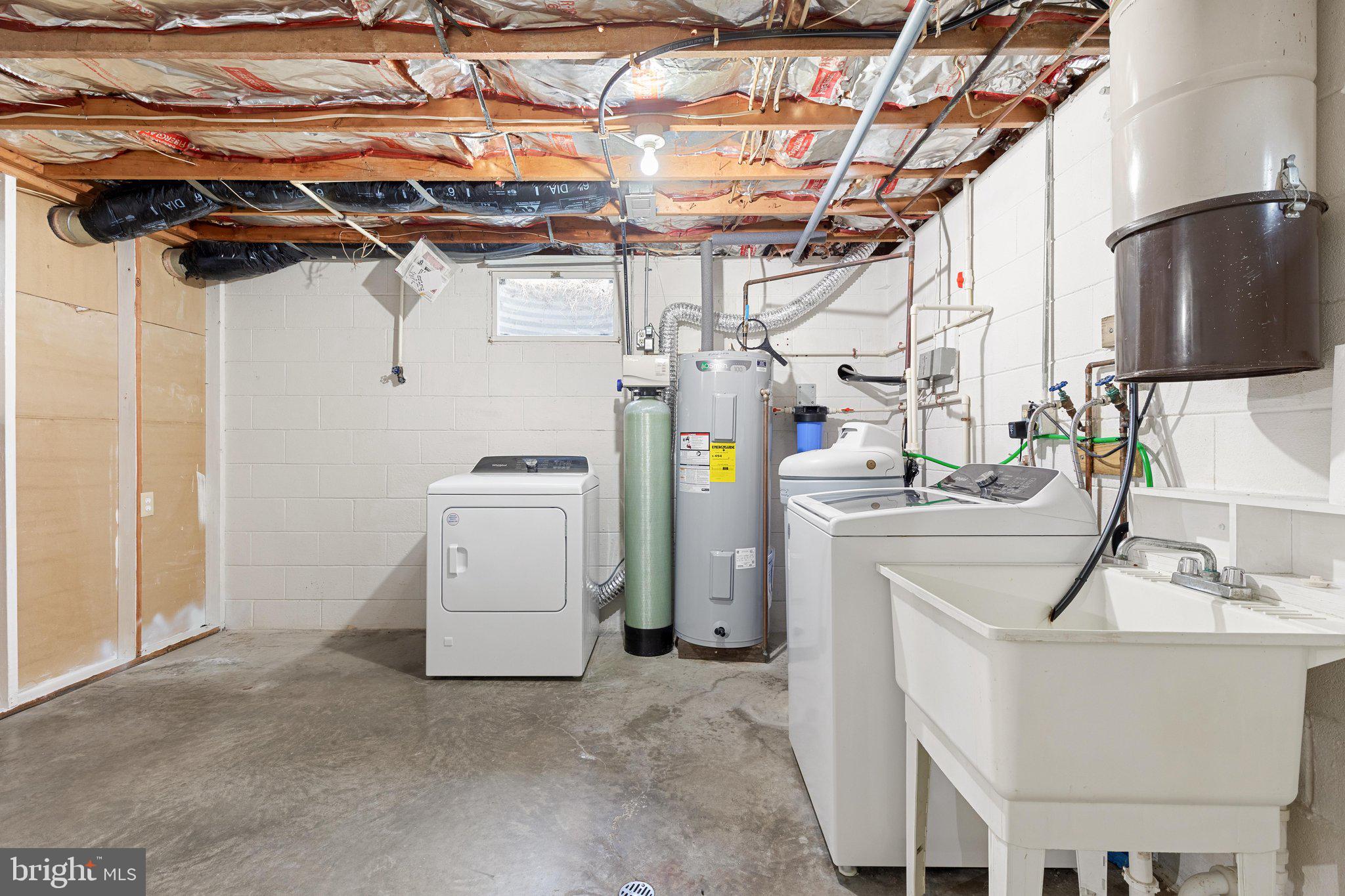 101 Nelson Road Strasburg, VA 22657 - Photo 30 of 68 Laundry Room