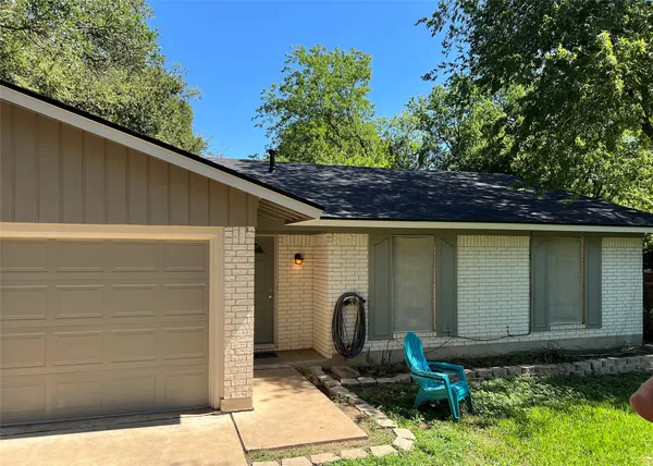 $2,300 | 1708 Stanley Avenue, Austin, TX 78745