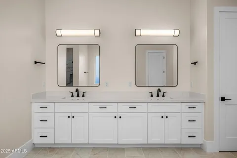 $1,695,000 | 3002 North 53rd Place, Phoenix, AZ 85018