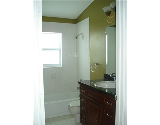 8 Ripley Way Boynton Beach, FL 33426 - Photo 4 of 8 Additional Photo