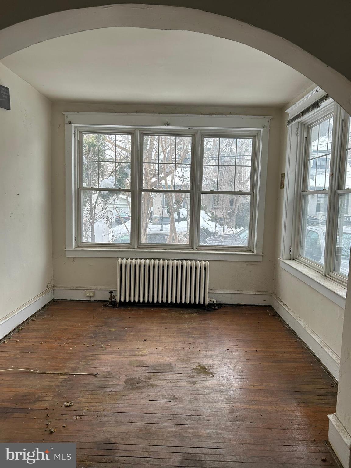 142 Arnold Road Ardmore, PA 19003 - Photo 2 of 8 Sitting Rm