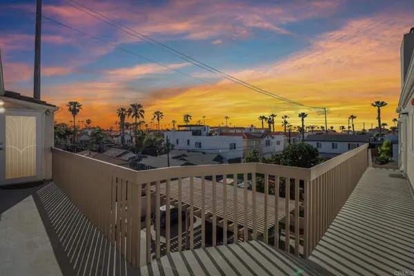 $599,999 | 503 North Tremont Street, Unit G, Oceanside, CA 92054