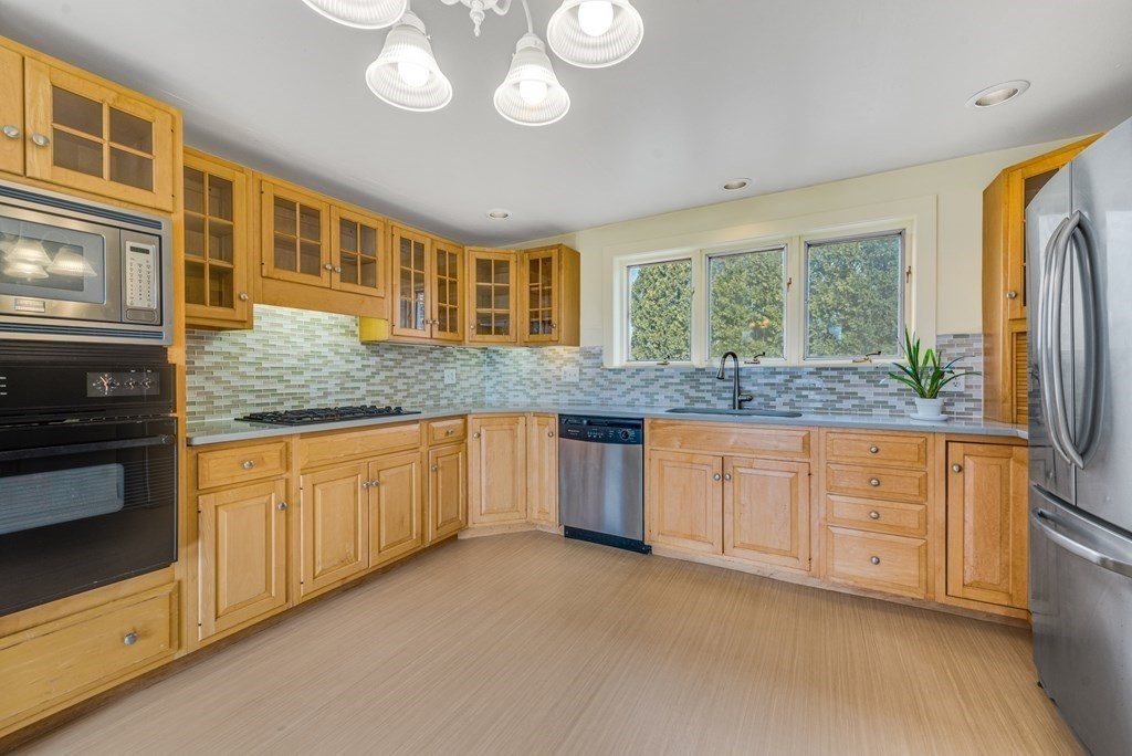 153 Hadley Road Sunderland, MA 01375 - Photo 11 of 35