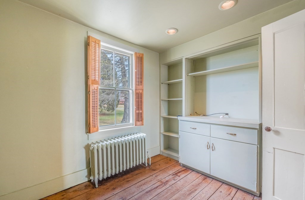 153 Hadley Road Sunderland, MA 01375 - Photo 14 of 35