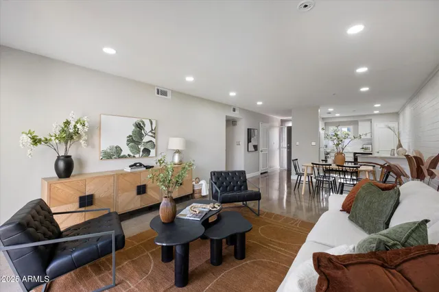 $379,000 | 1450 East Bethany Home Road, Unit 8, Phoenix, AZ 85014