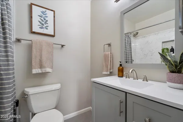 $299,000 | 1450 East Bethany Home Road, Unit 8, Phoenix, AZ 85014