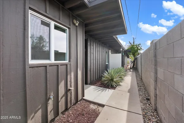 $299,000 | 1450 East Bethany Home Road, Unit 8, Phoenix, AZ 85014