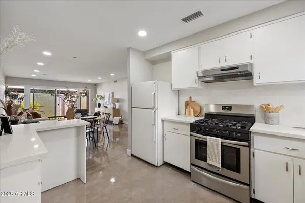$299,000 | 1450 East Bethany Home Road, Unit 8, Phoenix, AZ 85014