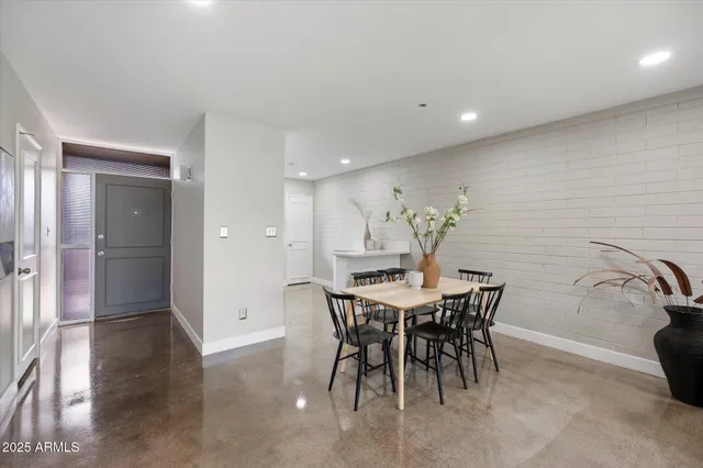 $379,000 | 1450 East Bethany Home Road, Unit 8, Phoenix, AZ 85014