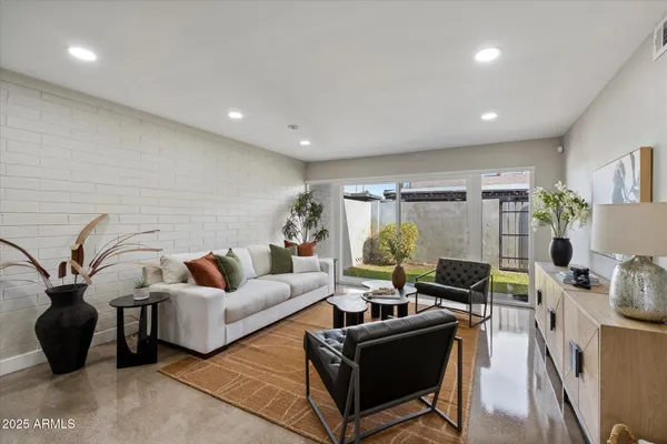 $299,000 | 1450 East Bethany Home Road, Unit 8, Phoenix, AZ 85014