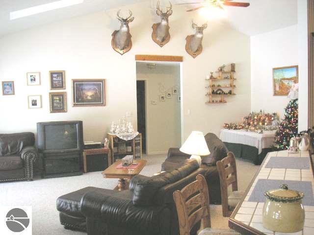 1506 South Garfield Road Traverse City, MI 49696 - Photo 4 of 9 1656653-3.JPG