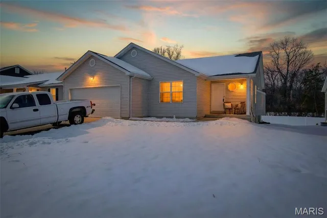 $287,500 | 1011 Watering Stone Court, Pevely, MO 63070