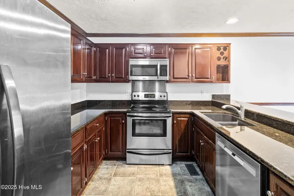 $199,500 | 484 Lands End Road, Fayetteville, NC 28314