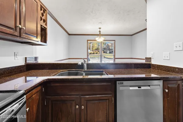 $199,500 | 484 Lands End Road, Fayetteville, NC 28314