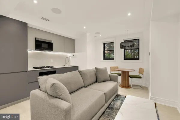 $2,800 | 1204 Q Street Northwest, Unit 1, Washington, DC 20009