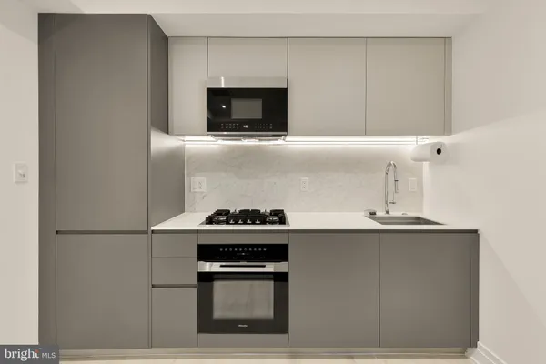 $2,800 | 1204 Q Street Northwest, Unit 1, Washington, DC 20009