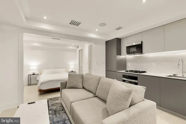 $2,800 | 1204 Q Street Northwest, Unit 1, Washington, DC 20009