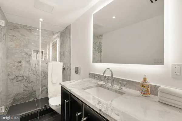 $2,800 | 1204 Q Street Northwest, Unit 1, Washington, DC 20009