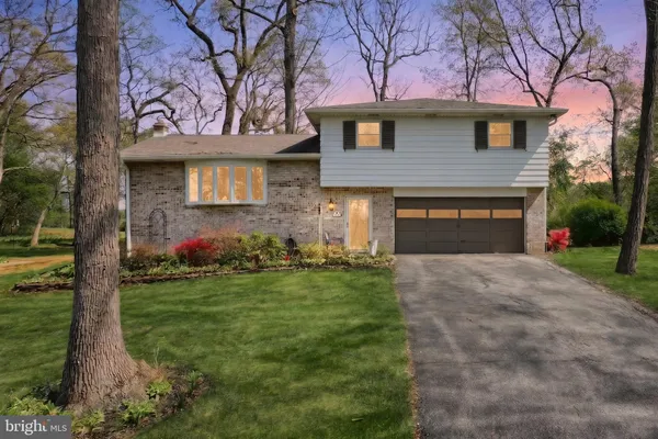 $355,000 | 320 Holyoke Drive, York, PA 17402