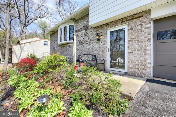 $355,000 | 320 Holyoke Drive, York, PA 17402