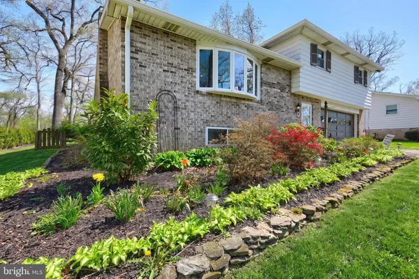 $355,000 | 320 Holyoke Drive, York, PA 17402