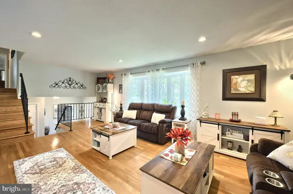 $355,000 | 320 Holyoke Drive, York, PA 17402