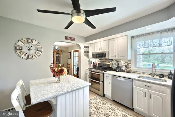 $355,000 | 320 Holyoke Drive, York, PA 17402
