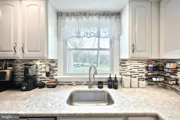 $355,000 | 320 Holyoke Drive, York, PA 17402