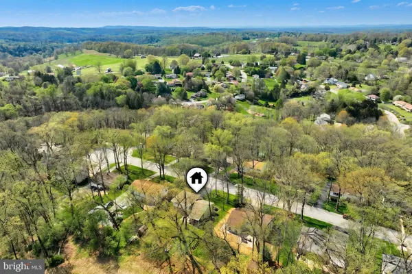 $355,000 | 320 Holyoke Drive, York, PA 17402