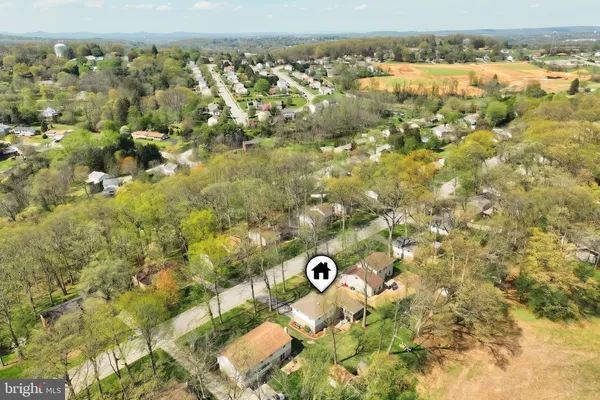 $355,000 | 320 Holyoke Drive, York, PA 17402