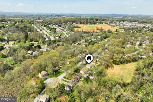 $355,000 | 320 Holyoke Drive, York, PA 17402