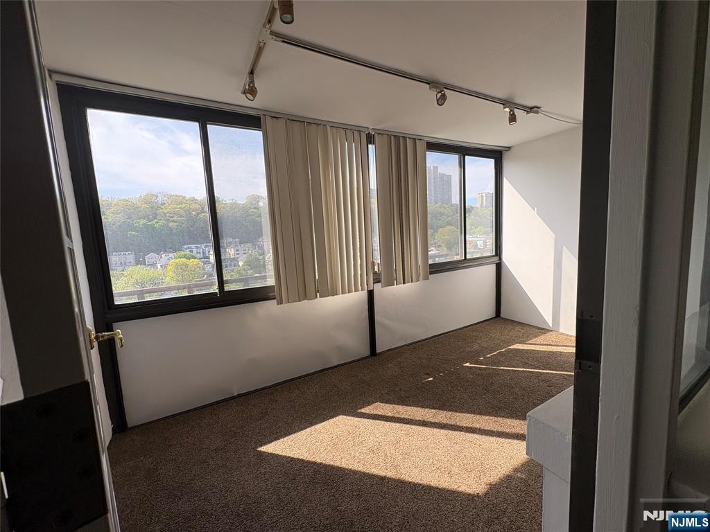 1203 River Road, Unit 14M Edgewater, NJ 07020 - Photo 16 of 17