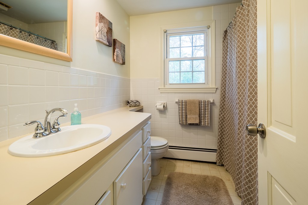 28 Hemlock Road Andover, MA 01810 - Photo 19 of 28 Gallery Image 19