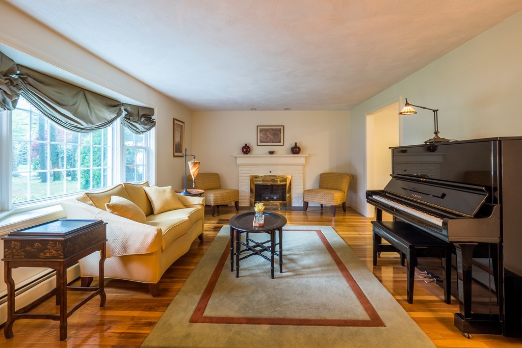 28 Hemlock Road Andover, MA 01810 - Photo 6 of 28 Gallery Image 6