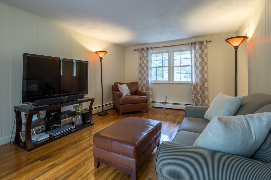 28 Hemlock Road Andover, MA 01810 - Photo 9 of 28 Gallery Image 9