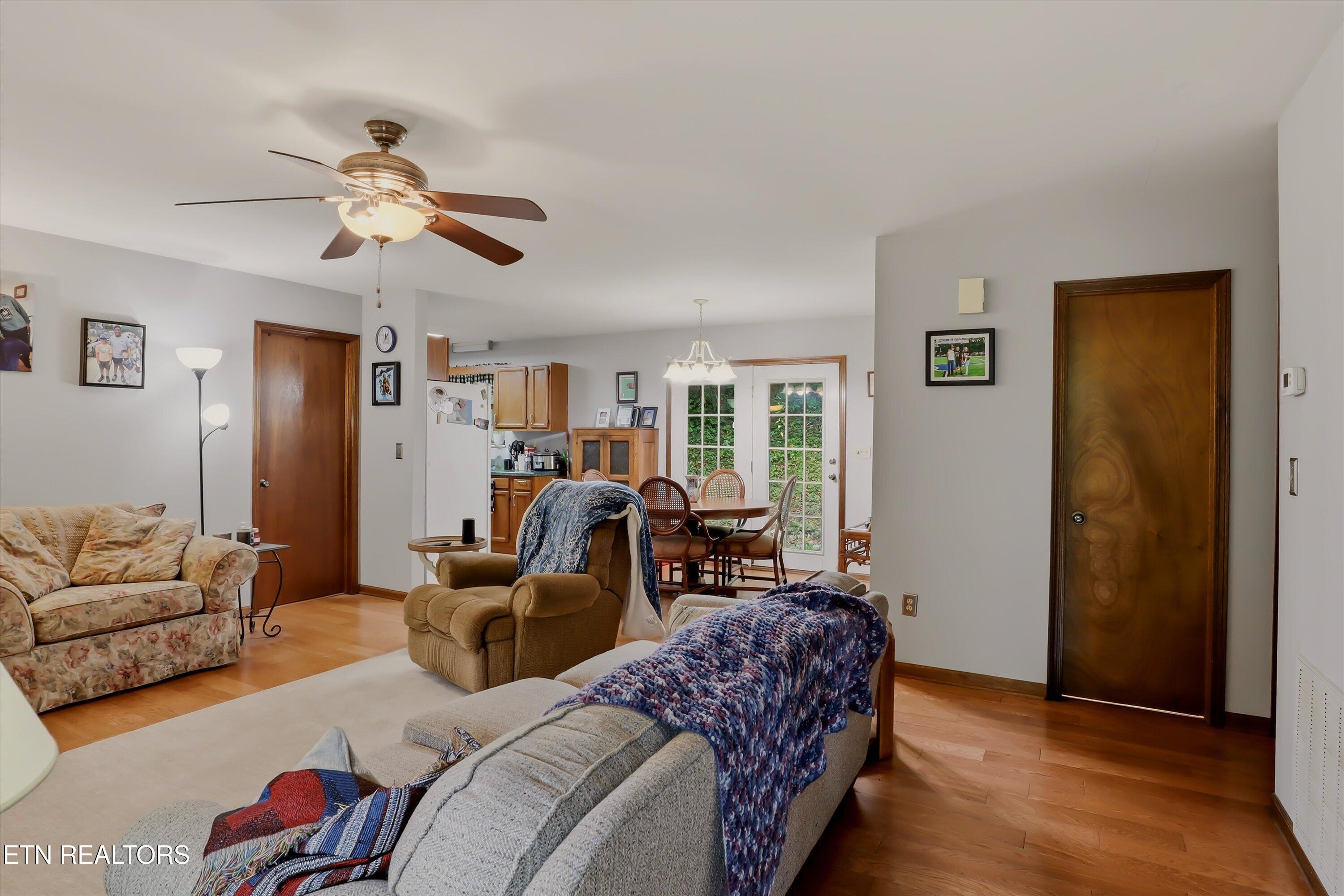 334 Pumpkin Hollow Road Heiskell, TN 37754 - Photo 4 of 24 04-FINAL-4