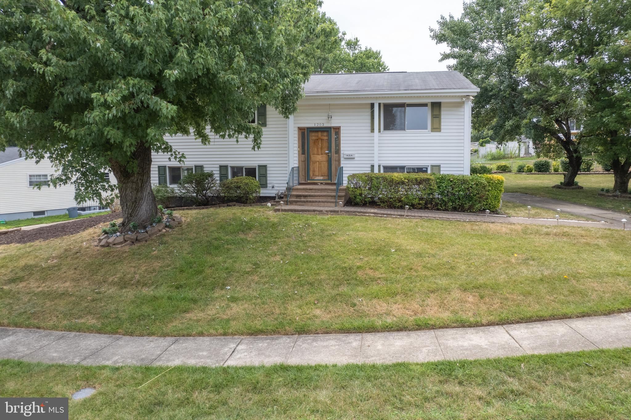 1203 Redcliffe Road Catonsville, MD 21228 - Photo 2 of 72