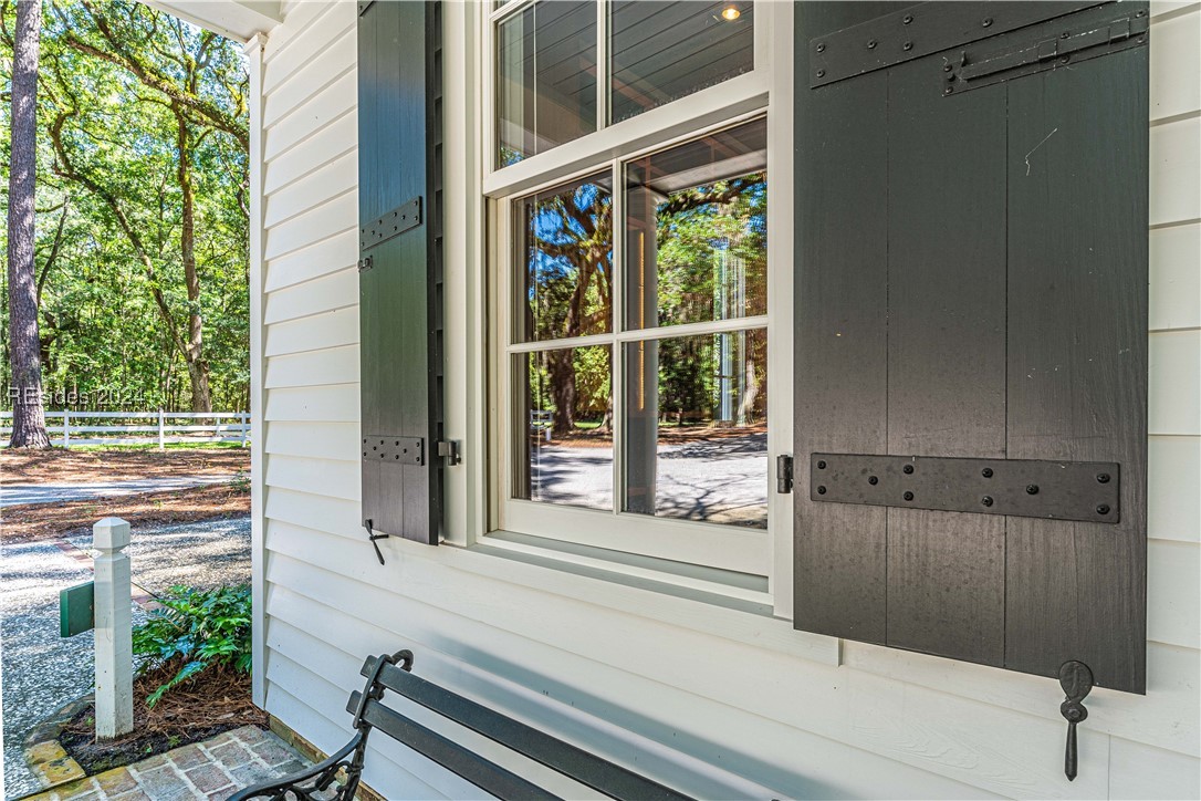 92 Dean Hall Road Seabrook, SC 29940 - Photo 33 of 99 Guest cottages period details