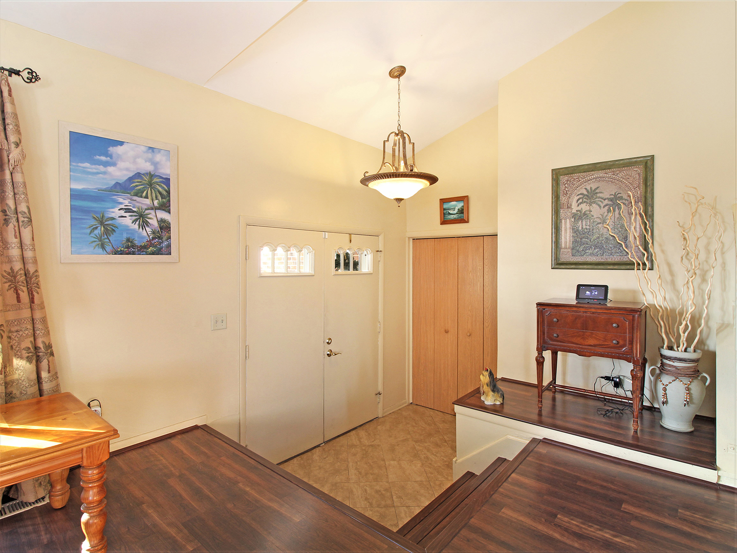 554 Rockhurst Road Bolingbrook, IL 60440 - Photo 3 of 29 a view of a livingroom with furniture and wooden floor